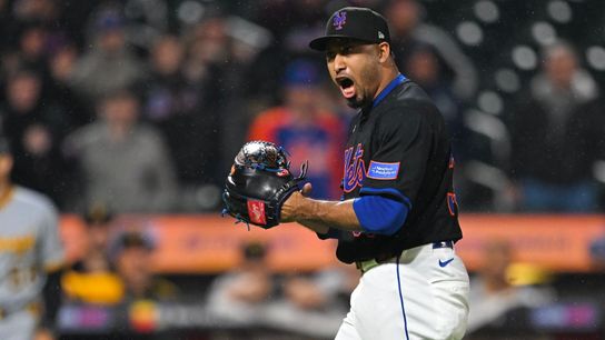 Pirates' pathetic bats somehow strand 'em all taken in New York (Top story). Photo by NEW YORK METS